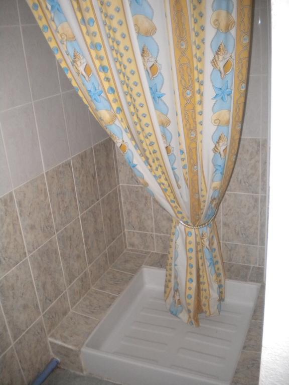 Hotel L'Acropole ニッサン・レ・アンサリューヌ 部屋 写真