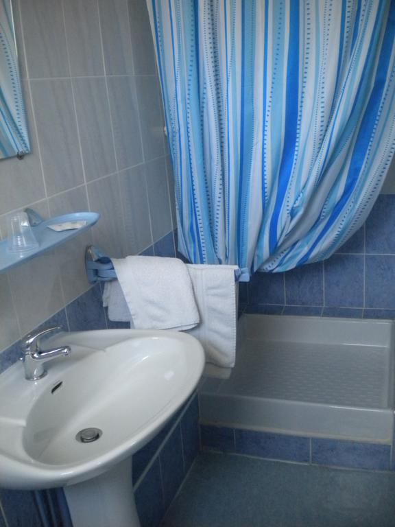 Hotel L'Acropole ニッサン・レ・アンサリューヌ 部屋 写真