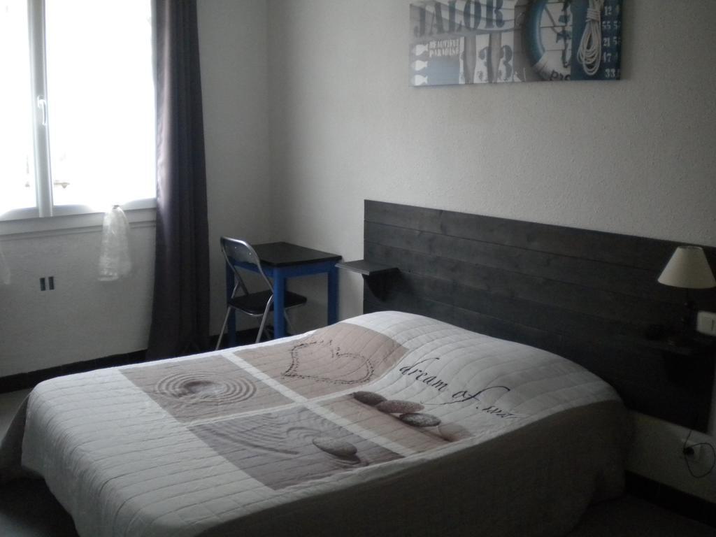 Hotel L'Acropole ニッサン・レ・アンサリューヌ エクステリア 写真